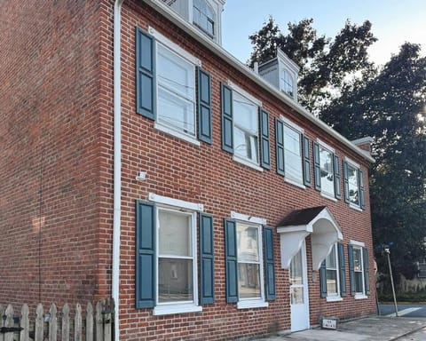 Property building, Street view