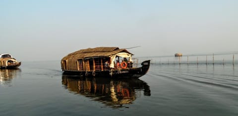 Eco Trails Houseboats Bateau amarré in Kumarakom