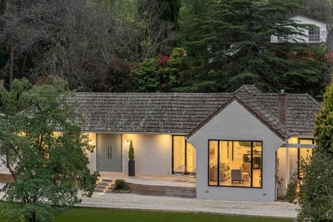 Pepper Cottage, Bowral House in Bowral