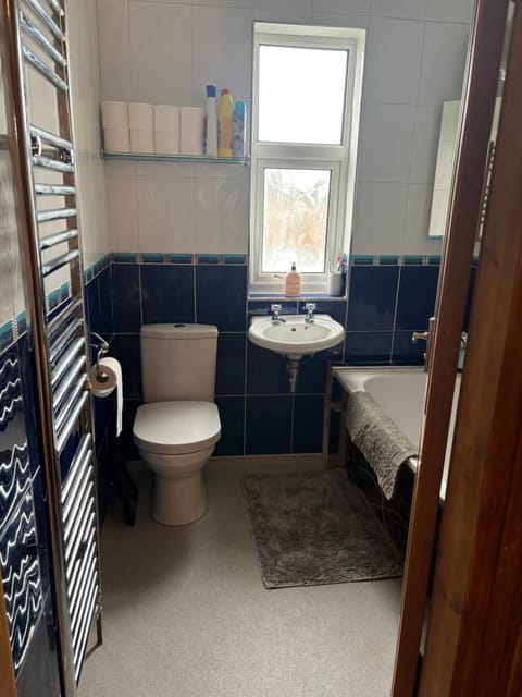 Lovely Double Room with Smart TV and Netflix Vacation rental in Coventry