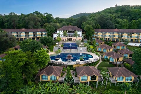 Property building, Bird's eye view, Mountain view, Pool view