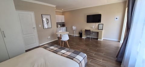 Eagle Cove Studios Bed and Breakfast in Roodepoort