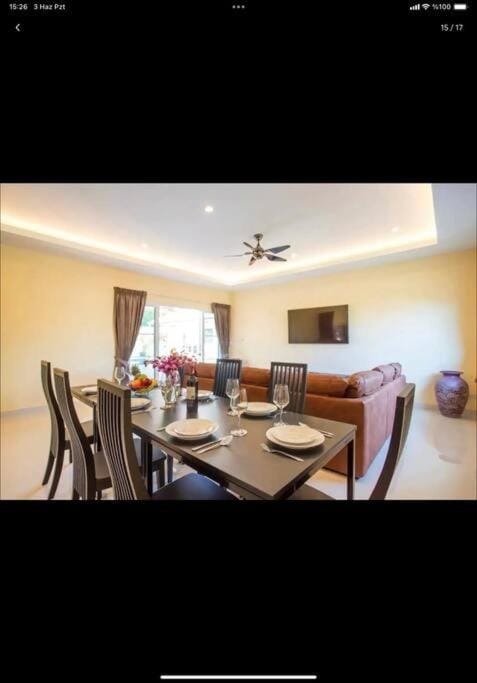 Communal lounge/ TV room, TV and multimedia, Kitchen or kitchenette, Living room, Seating area, Dining area