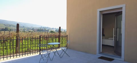 Patio, Spring, Day, Natural landscape, View (from property/room), Balcony/Terrace, Dining area, Mountain view