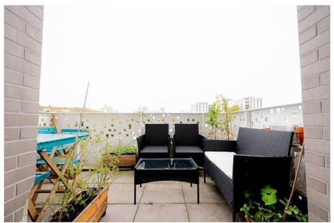 Apartment with Balcony in Paris, Near la Villette Apartment in Pantin