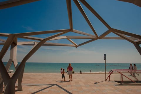 Day, Beach, group of guests