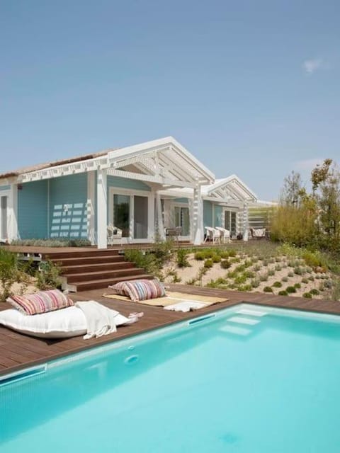 Property building, Garden, Pool view, sunbed