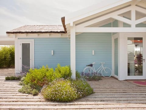 Property building, Garden, Cycling