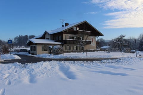 Facade/entrance, Winter