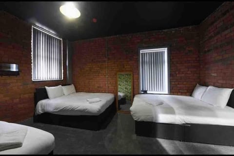 Casa Jungle slps 20 Plp Mcr, hot tub, bar, cinema Apartment in Manchester