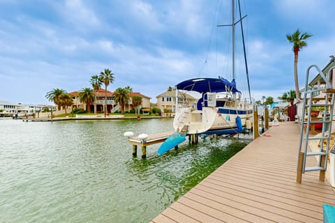 Pink Bay Views House in Rockport