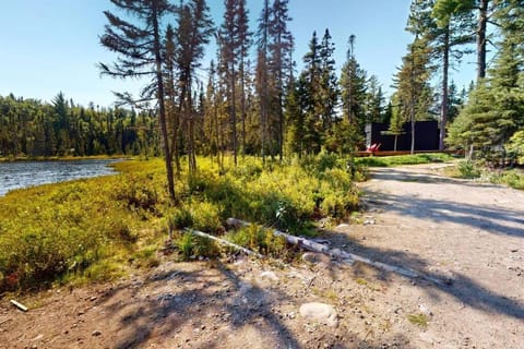 Öbois Charlevoix - ÖBox lake view Chalet in La Malbaie