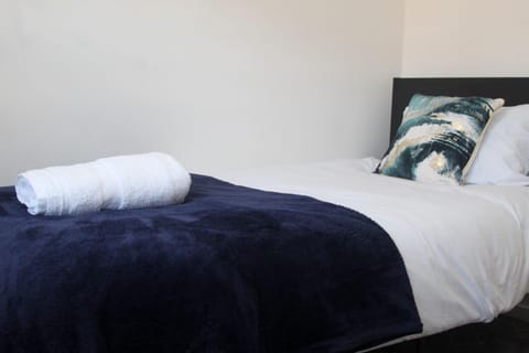 Hidden Gem by Luton Airport Apartment in Luton