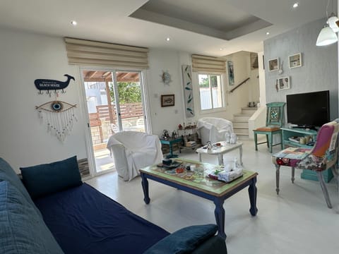 Stylish, quiet Villa 800m from the beach, Pernera Villa in Paralimni