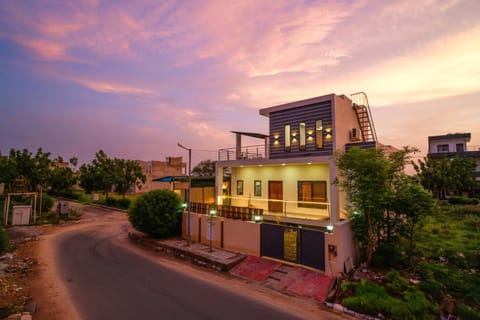 Property building, Neighbourhood, Street view, Sunset