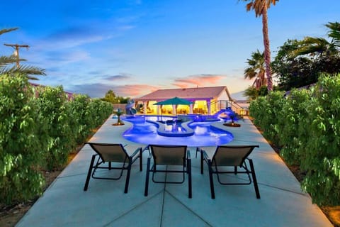 LAZY RIVER POOL , Water slide, Kids outdoor play area, Arcade games House in Indio