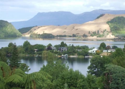 Lake Okareka Cottage House in Rotorua