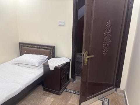 RA Guest House Apartment in Lahore