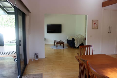 TV and multimedia, Dining area