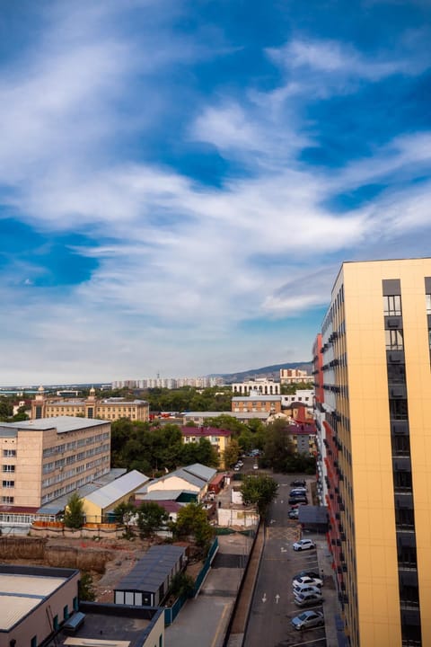 Day, Neighbourhood, City view, Street view, Location