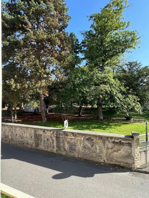 T3 avec charme et verdure en centre-ville Apartment in Bourgoin-Jallieu