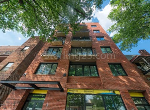 Luxury 2-bedrooms unit with elevator, balcony Appartamento in Astoria