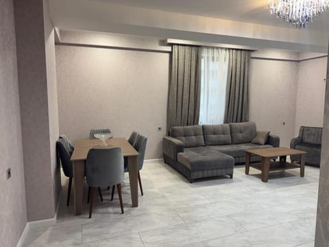 Central Elegance Suite Apartment in Baku