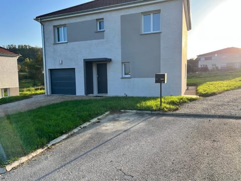 La maison auxoise 8 personnes House in Besançon