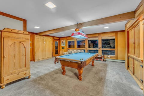 3 Level Getaway with Grill Minutes from Lake Tahoe Maison in Dollar Point