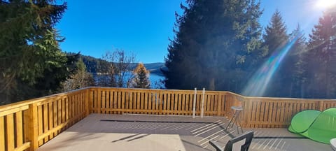 Natural landscape, Balcony/Terrace, Lake view, Mountain view