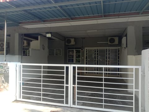 Inap KAMI HOMESTAY Apartment in Perak