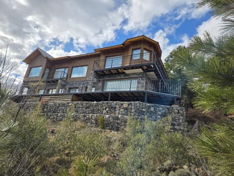 Vistas a las Montañas Chalet in San Martín de los Andes