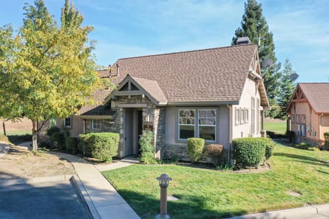 Bungalow at Copper Valley Golf Course Maison in Copperopolis