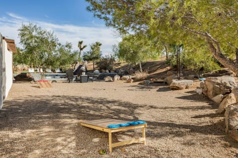 Uno Vida Hot Tub, Views And Pool W Water Slide House in Joshua Tree