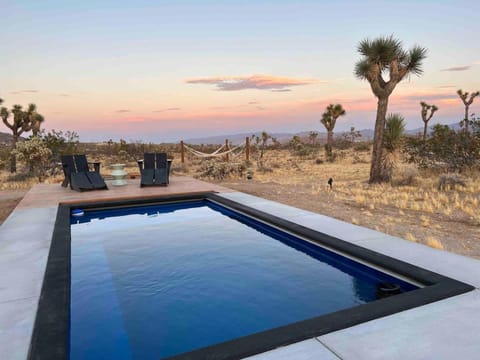 The Moasis 5 Acres With Pool & Bar House in Yucca Valley