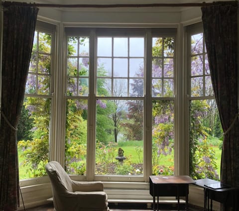 Garden, Living room, Seating area, Garden view