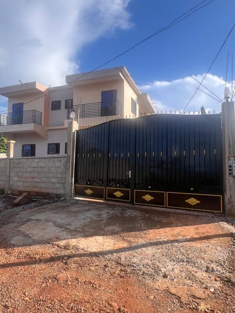 Immeuble yonkam Apartment in Yaoundé