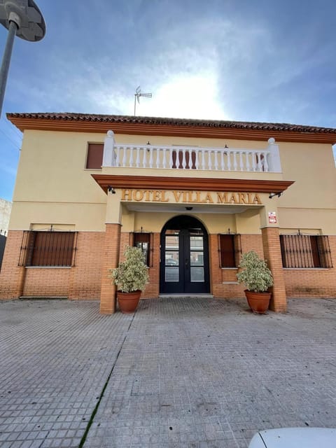 Property building, Facade/entrance, Day