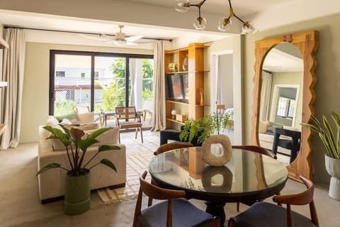 Living room, Dining area