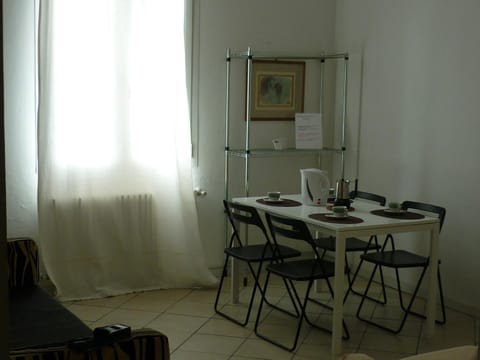 Serlio 24 2 Apartment in Bologna
