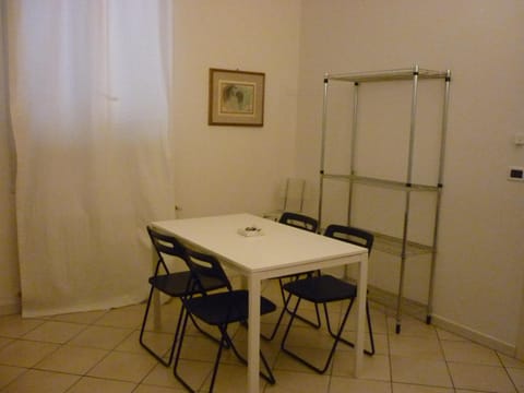 Serlio 24 2 Apartment in Bologna