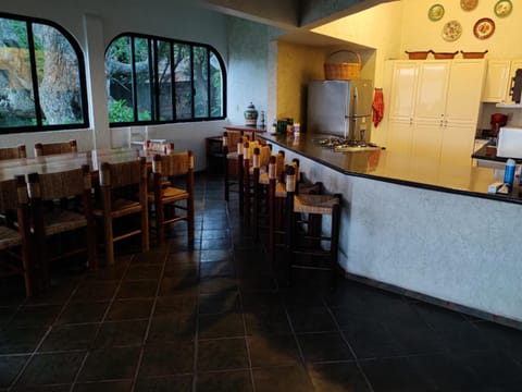 Restaurant/places to eat, Dining area