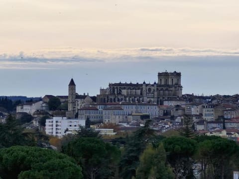 Appartement calme avec vue Apartamento in Auch