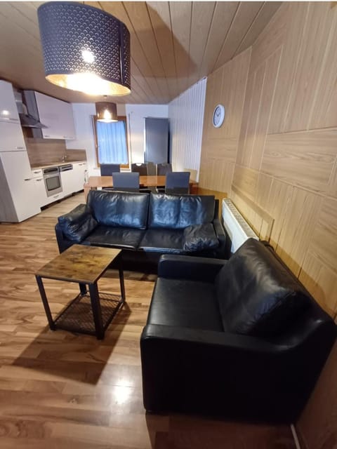 Kitchen or kitchenette, Living room, Seating area