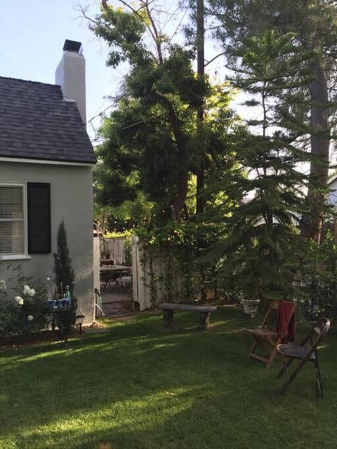 Beautifully Restored Pasadena English Cottage House in Altadena