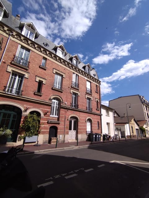 La Tranquillité du Village, la Proximité de Paris Chambre d’hôte in Chatou