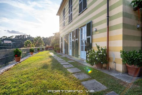 Property building, Spring, Day, Garden, Garden view