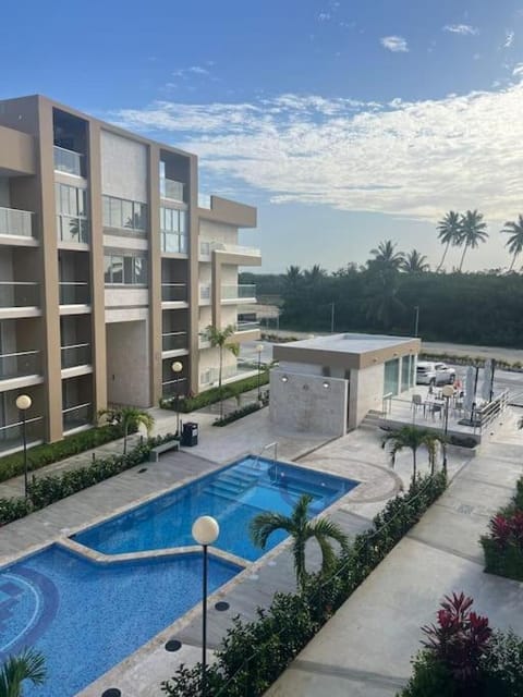 Property building, Pool view