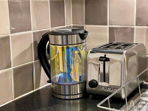 Coffee/tea facilities, Kitchen or kitchenette, toaster