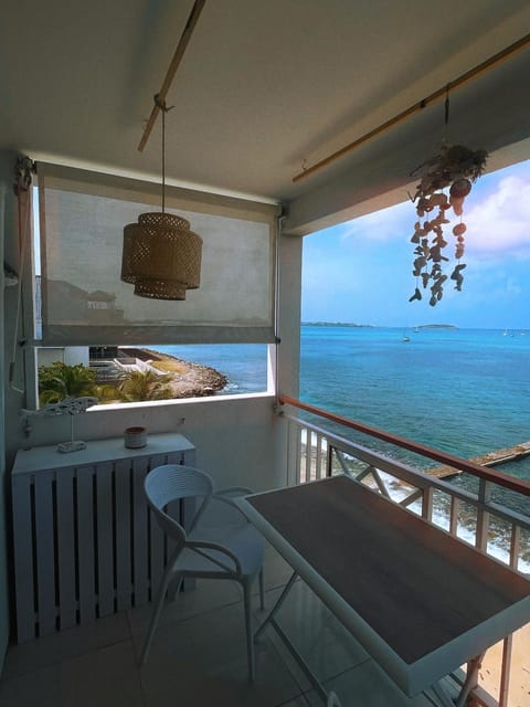 Day, Natural landscape, View (from property/room), Balcony/Terrace, Dining area, Sea view